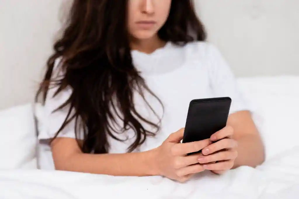 Cara Bantu Korban Revenge Porn: Membangun Dukungan dan Kesadaran