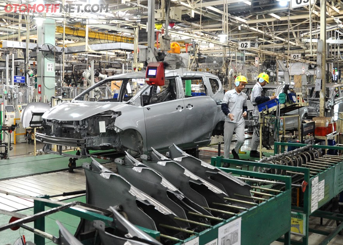 Momen PM Jepang Kunjungi Pabrik Toyota dan Honda di AS