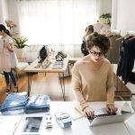 Cara Kembangkan Bisnis Fashion ala Hetty Awi