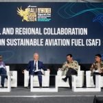 Luhut Bicara Investasi di Sektor Penerbangan