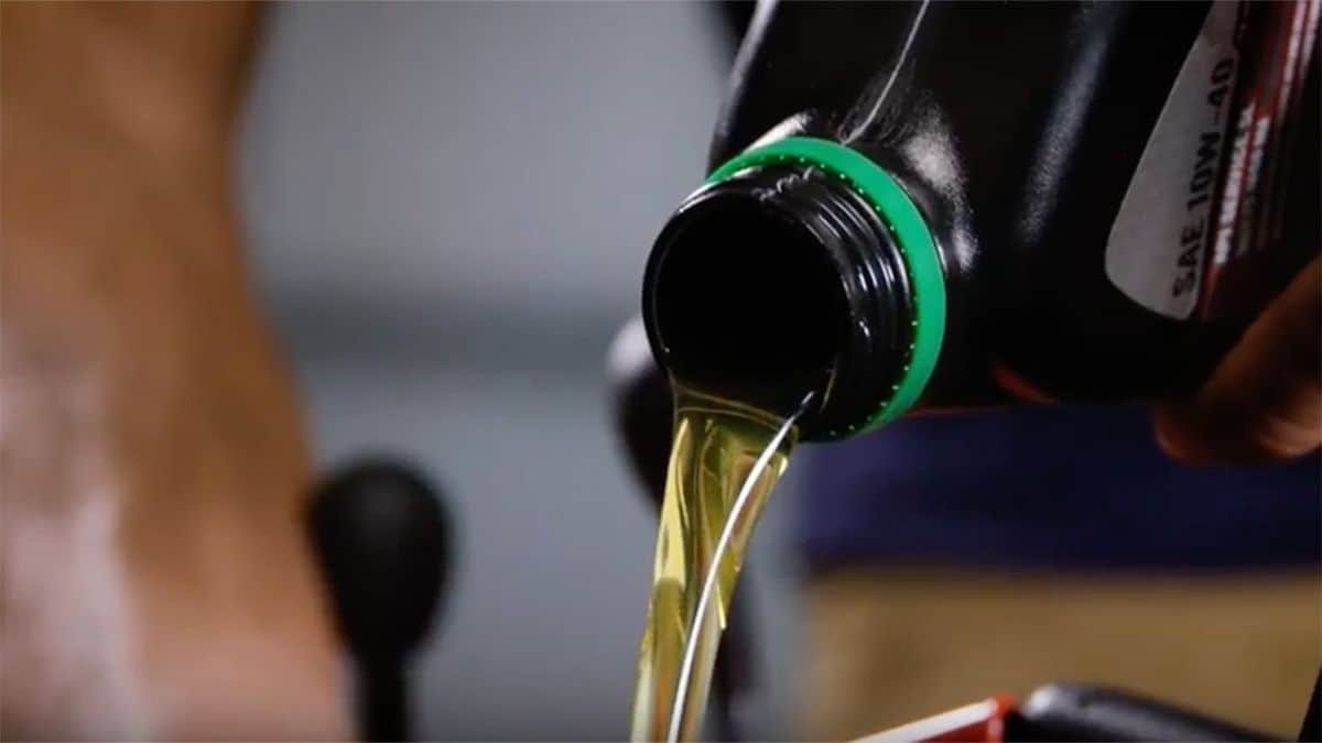 Jenis Oli Motor Sport Terbaik untuk Performa Mesin Maksimal
